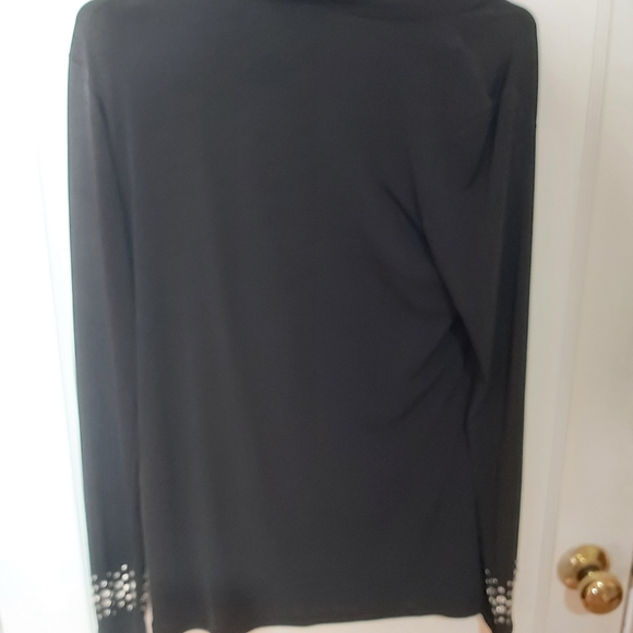 Premise size Small Blouse. - Picture 4 of 6
